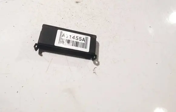Opel Astra J Fuse box cover 525230582