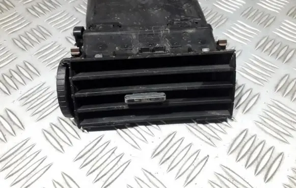 Ford Focus C-MAX Dash center air vent grill 3M51R014L21A 3M51-R014L21-A