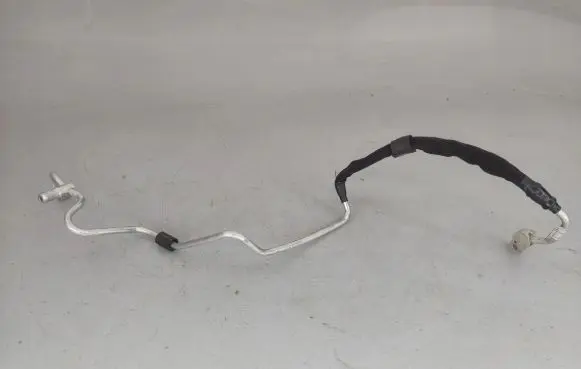 Porsche Macan (95B) Air conditioning (A/C) pipe/hose 95B816741J