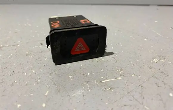 Volkswagen Golf IV Hazard light switch 1J0953235E