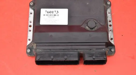 Toyota Avensis T270 Engine control unit/module ECU 89661-05D22