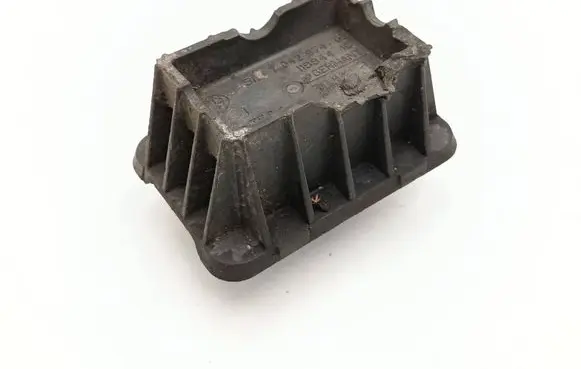 BMW 2 F46 Jacking socket point 7042974