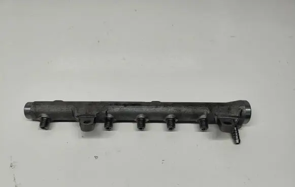 Skoda Fabia Mk2 (5J) Fuel main line pipe R03L125A