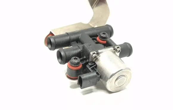 Volkswagen Phaeton Coolant heater control valve 8E0820036