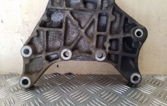 Land Rover Freelander 2 - LR2 Gearbox mounting bracket 6G927M125AB