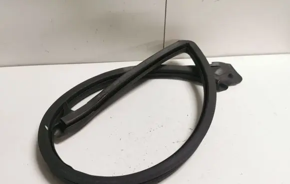 Audi A5 8T 8F Rubber seal front door (on door) 8T0845353