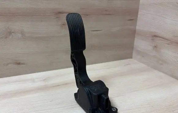 Mercedes-Benz Vito Viano W639 Accelerator throttle pedal 0280755025 A9063000304