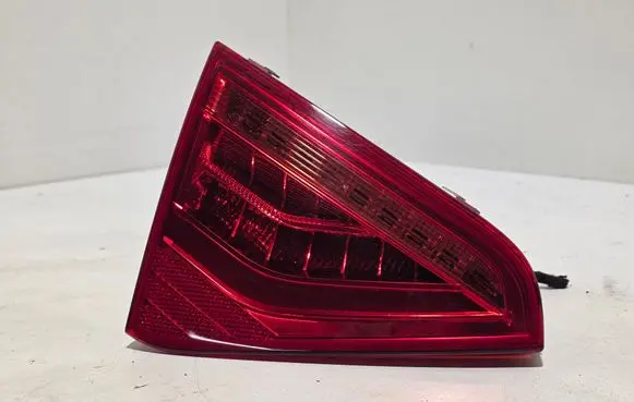 Tailgate rear/tail lights