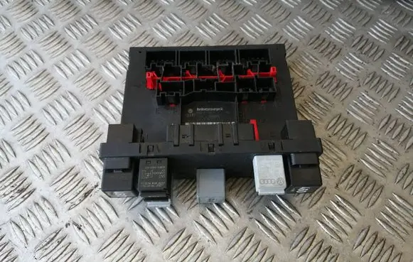Volkswagen PASSAT B6 Comfort/convenience module 3C0937049J