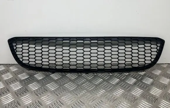 BMW 1 E81 E87 Front bumper lower grill 7906809 51117906809
