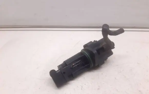 Mercedes-Benz E W210 Mass air flow meter F00C2G2025 871063B