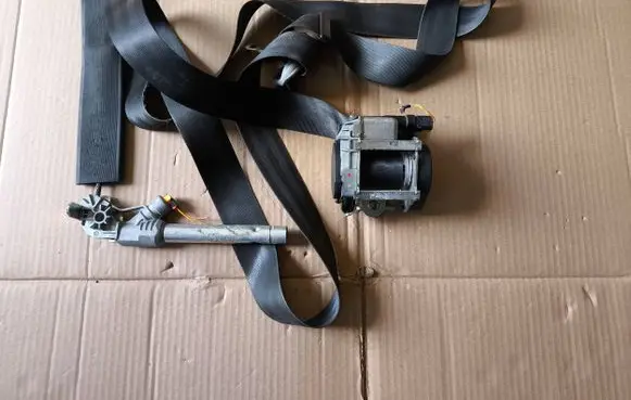 Citroen C3 Picasso Front seatbelt