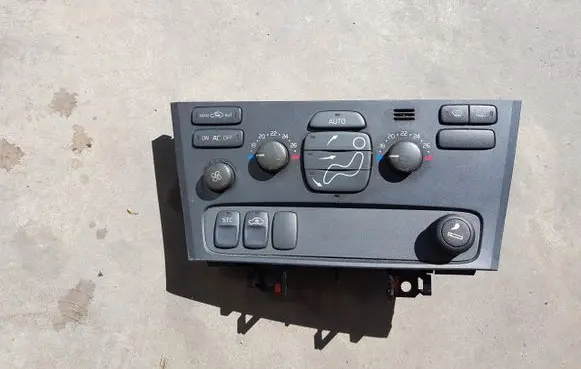 Volvo S60 Climate control unit 8691950