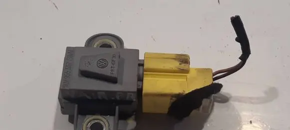Volkswagen Golf VI Airbag deployment crash/impact sensor 1KM955557