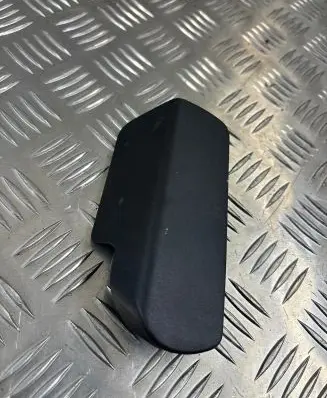 Volkswagen Touareg II Engine bonnet (hood) release handle 4l2823533A