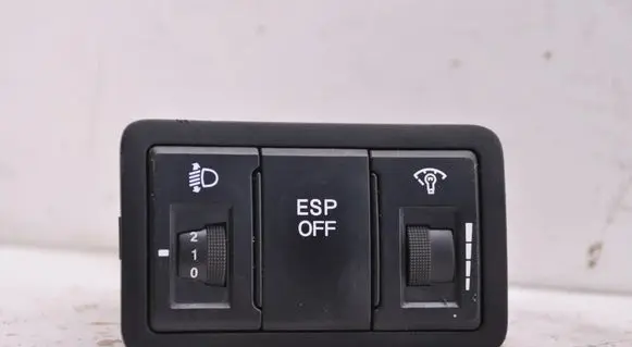 Hyundai i30 ESP (stability program) switch 