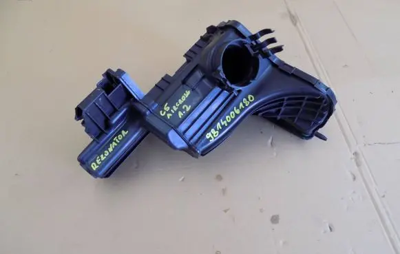 Citroen C5 Aircross Intake resonator 9814006180