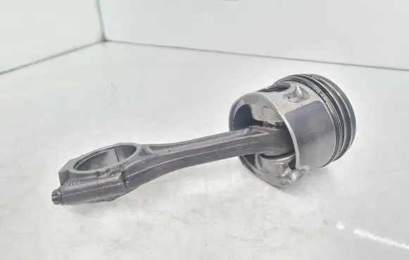 Volkswagen PASSAT B6 Piston with connecting rod 038G