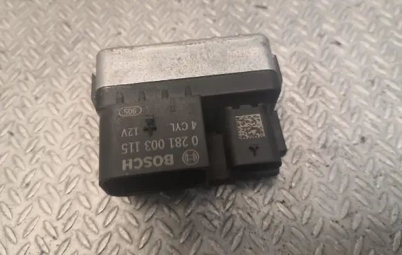 BMW 2 F22 F23 Glow plug pre-heat relay 8514120