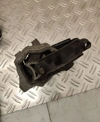 Volvo XC60 Engine mount bracket 8G9N6L063CB