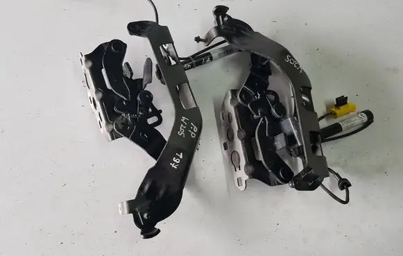 Mercedes-Benz C W205 Engine bonnet/hood hinges A2059060002IAUTOPI A2059060002