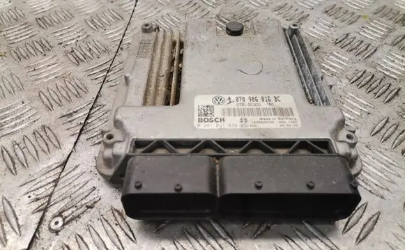 Volkswagen Touareg I Engine control unit/module 070906016bc