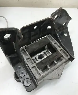 Ford Mondeo Mk III Engine mount bracket 1X437M122