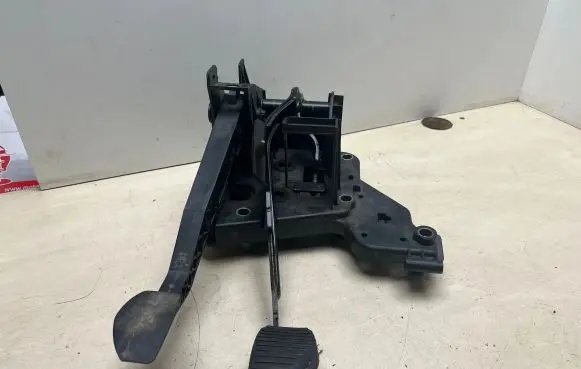 Peugeot 407 Pedal assembly 9654165180