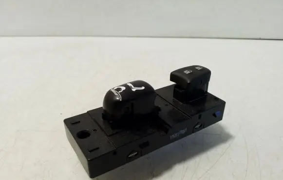 Nissan X-Trail T32 Electric window control switch