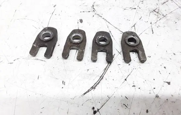 Renault Megane II Fuel Injector clamp holder