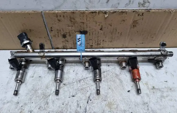 Ford Focus ST Fuel main line pipe CJ5E-9F797-BE