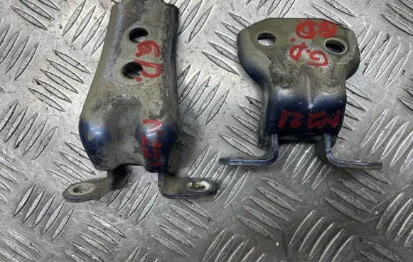 Subaru Legacy Rear door hinge set 
