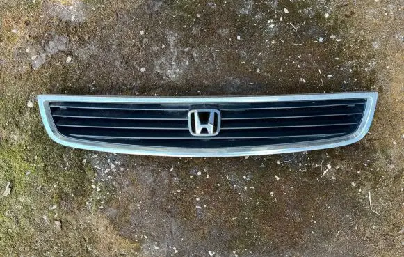 Honda Accord Front grill 15B6E920