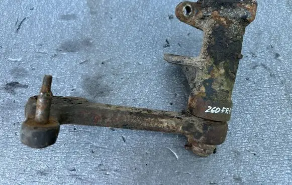 Nissan Patrol 260 Steering rack mounting bracket 48670G9801 48660G9801