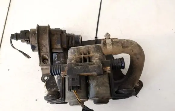 Land Rover Range Rover L322 Coolant heater control valve 1147412137 64128374995-02