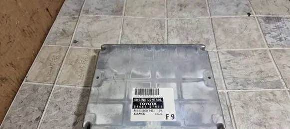 Toyota Corolla Verso AR10 Engine control unit/module 896610F091 MB1758009431
