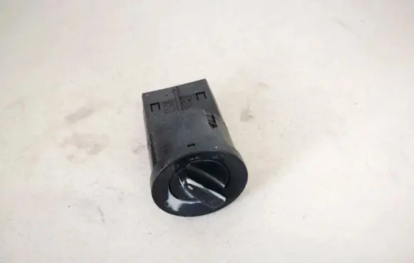 Volkswagen PASSAT B5 Light switch 1c0941531