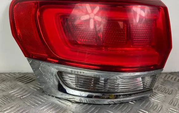 Jeep Grand Cherokee Rear/tail lights P68110001AE