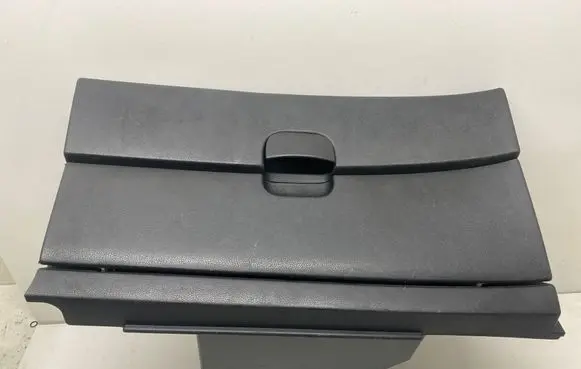 Nissan Qashqai Glove box 68520BR60A