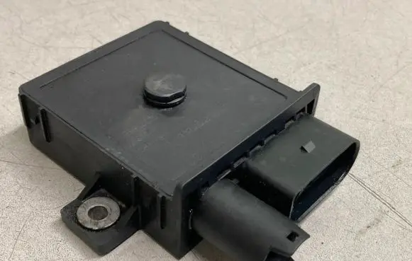 BMW X5 E70 Glow plug pre-heat relay 780120102 0522140101