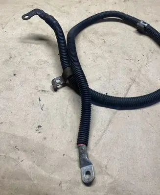 Mercedes-Benz GL X164 Positive cable (battery)