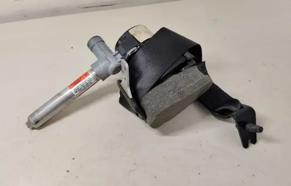 Volvo C30 Rear seatbelt 30642227