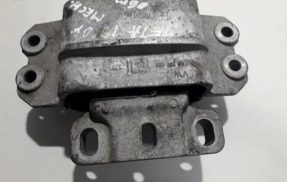 Volkswagen Jetta V Engine mount bracket 1k0199555