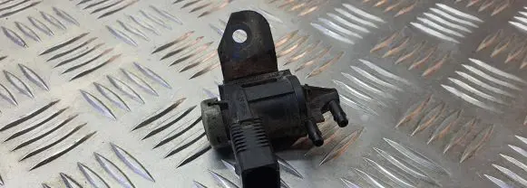 Volkswagen Caddy Turbo solenoid valve 1K0906283A