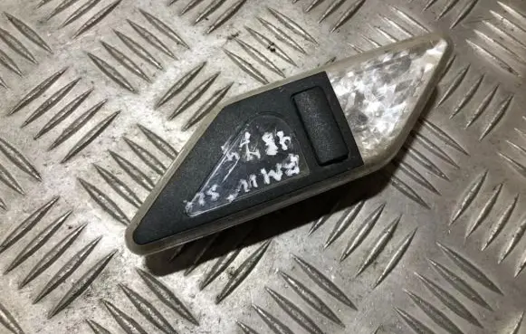 BMW 5 E39 Rear seat light 8375586 334h323