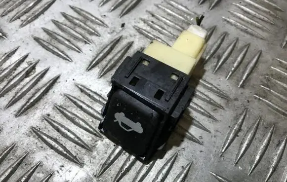 Mazda RX8 Tailgate opening switch 15a604