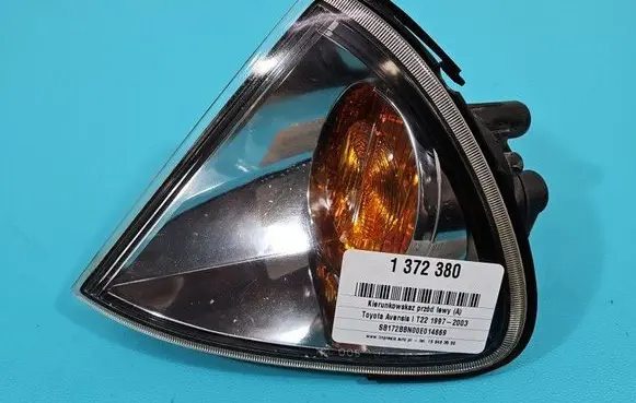 Toyota Avensis T220 Front indicator light 8152005030 IMPRK1372380