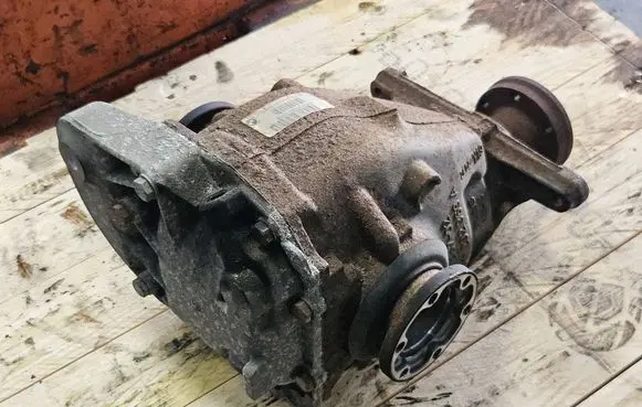 BMW 5 E60 E61 Rear differential 7560882 EA081U346 89091026640400071