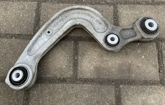 Rear control arm