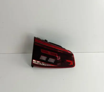 Volkswagen PASSAT B8 Tailgate rear/tail lights 3G9945093J
